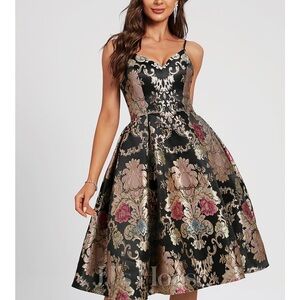 JJ's House Black & Gold Spaghetti
Strap Aline Vneck Dress